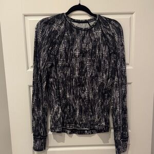 Lululemon Black & White Long Sleeve Top